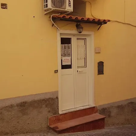 Apartamento Castello A 2 Minuti A Piedi Dal Centro E 10 Minuti A Piedi Dalla Di Vindicio *