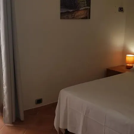 Castello A 2 Minuti A Piedi Dal Centro E 10 Minuti A Piedi Dalla Di Vindicio Apartamento